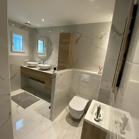 De Mourillon Apartment *